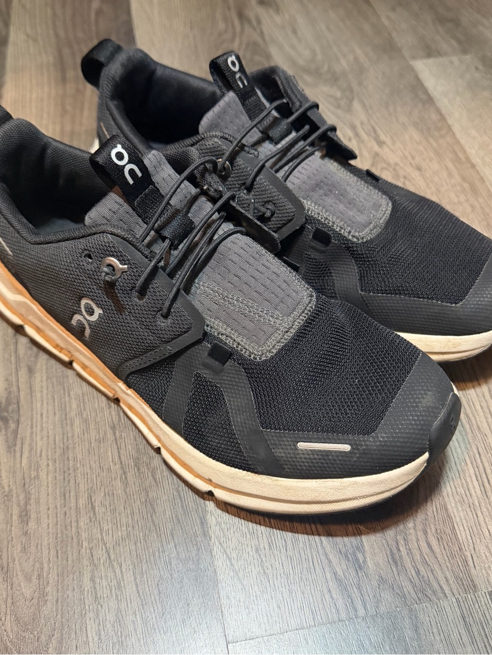 On cloud Running youth Cloudswift Black/Grey Running Shoes